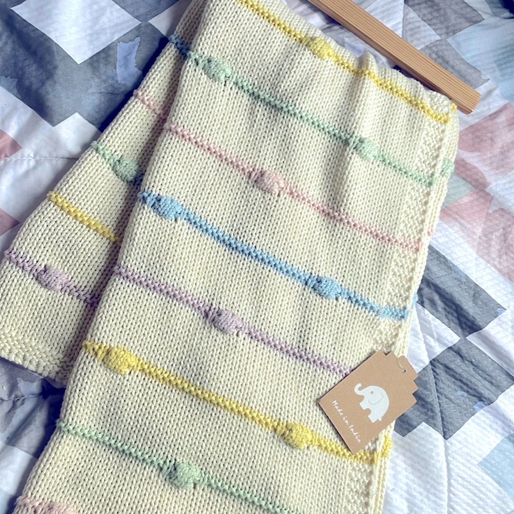 Beautiful NWT knit 100%cotton throw blanket, scarf, baby blanket.